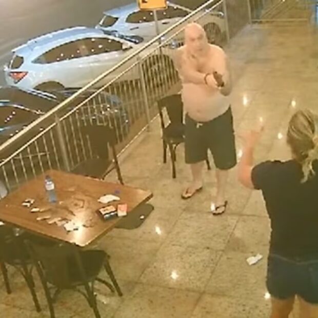 policial atirou delegada