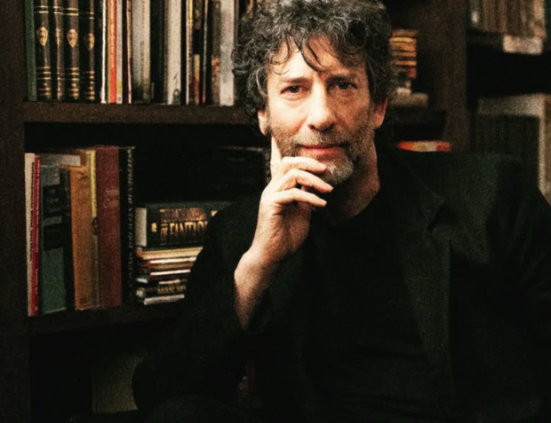 Acusações de estupro brutal, violência extrema e tráfico humano surgem, abalando o mundo literário enquanto o renomado autor tenta se defender com um "Quebrando o Silêncio" explosivo!