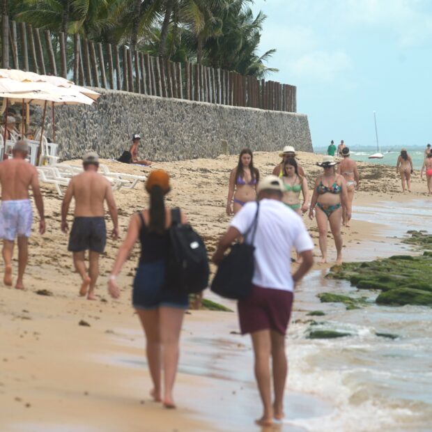 Muralha em Arraial d'Ajuda