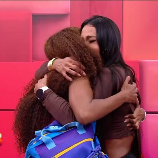 O terceiro paredão do BBB 25 abalou a casa! Em um episódio de arrepiar, Giovanna foi eliminada de forma chocante, enquanto Gracyanne, a musa fitness, é levada às lágrimas ao ser encaminhada para o Quarto Secreto com vantagens estratégicas.