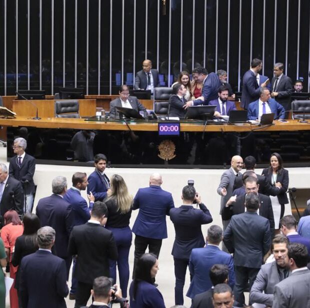 discussão e votação de propostas. (2)