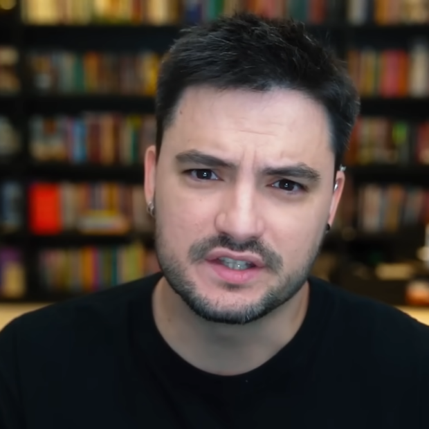 O influenciador revela mudança de rota surpreendente e promete revidar com processos.