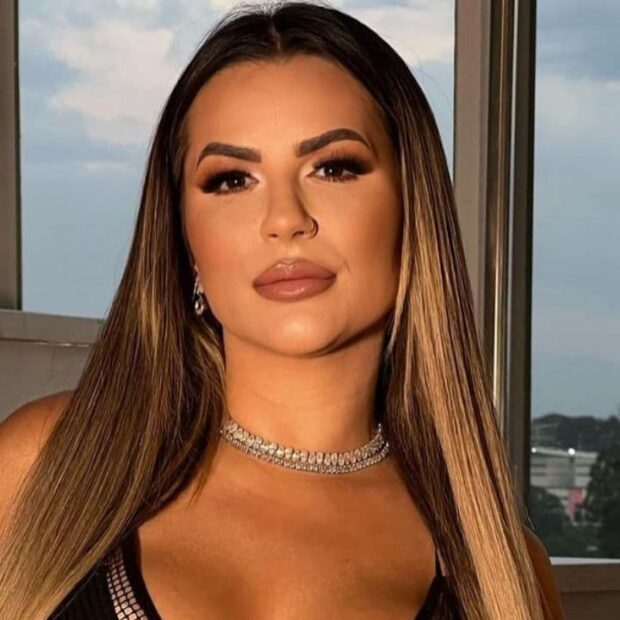 Influenciadora mostra desespero com alagamento de seu quarto luxuoso e perde até stand de cosméticos na enxurrada. Enquanto isso, Valentina, inconformada, já prepara as malas para escapar do perrengue!