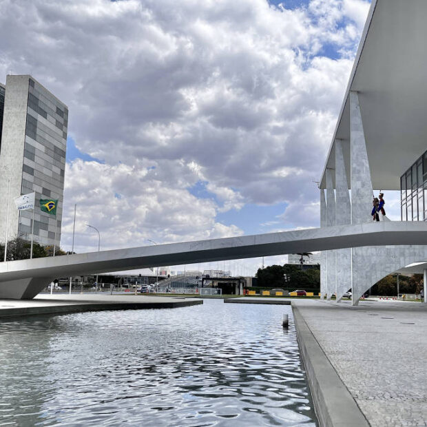 o congresso nacional visto do palácio do planalto,
