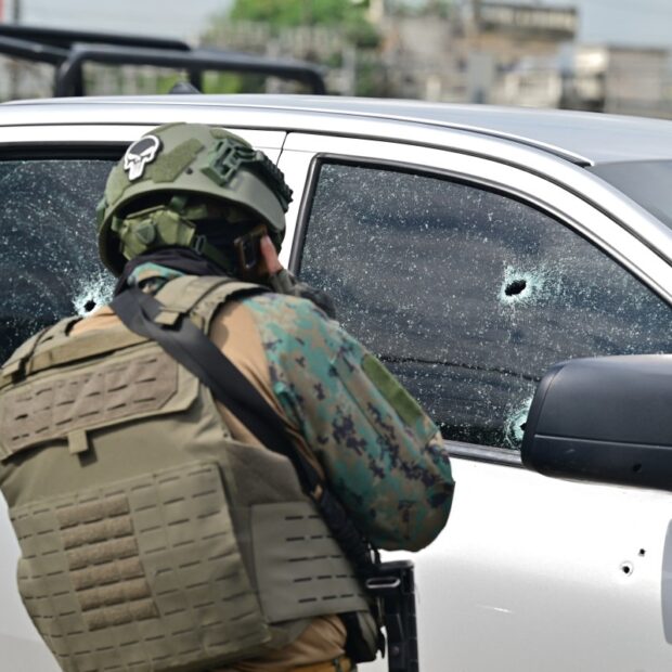 ecuador violence crime military