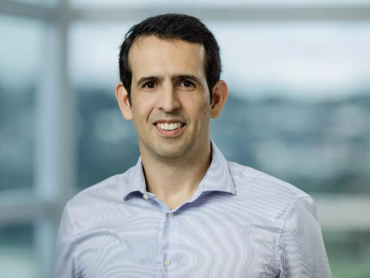 gustavowerneck 1200x900