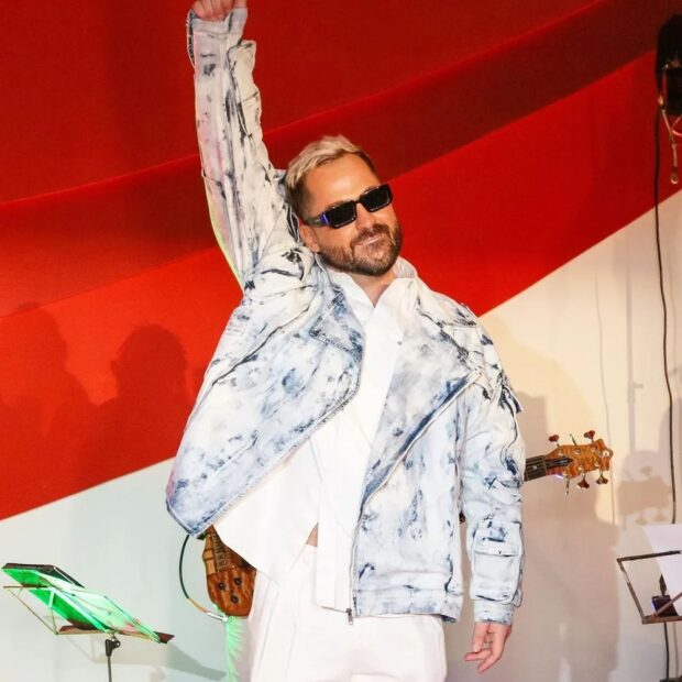 Estilista Eduardo Amarante enfrenta ação trabalhista contra o grupo La Moda.