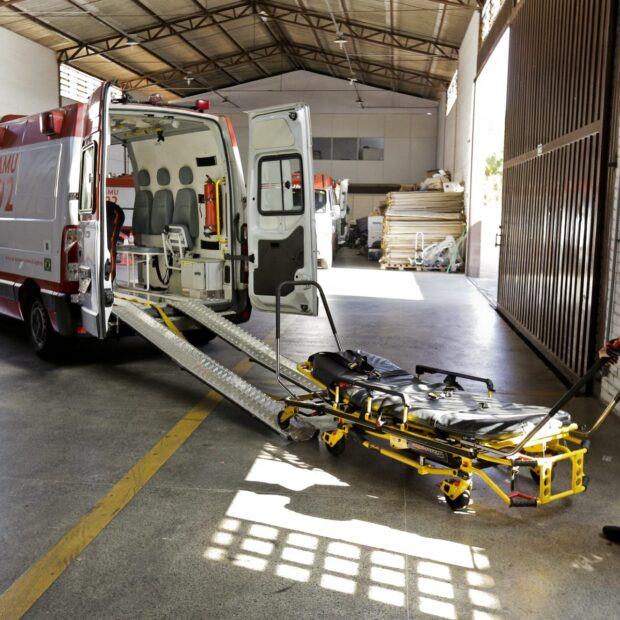 breno esaki 1 1920x1281