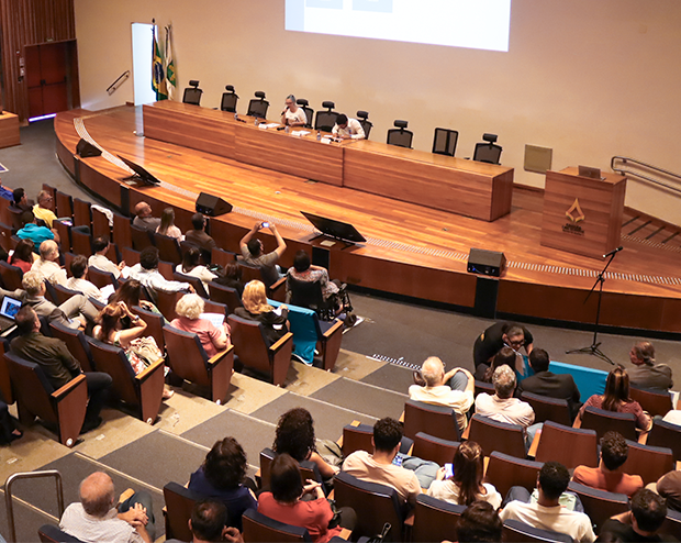 interna01 741x494 px