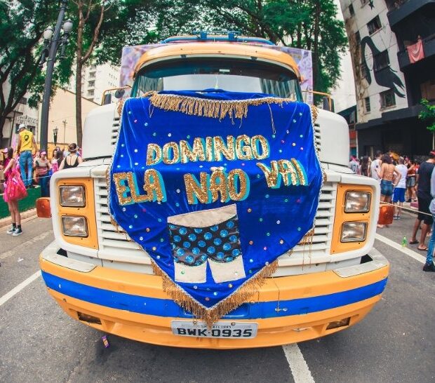 o bloco domingo ela não vai