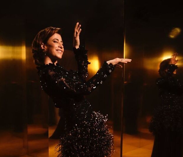 “Do coração do cinema brasileiro para o coração de Hollywood”, escreveu o perfil