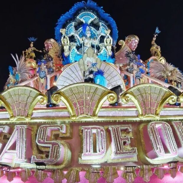 rosas de ouro carnaval 2