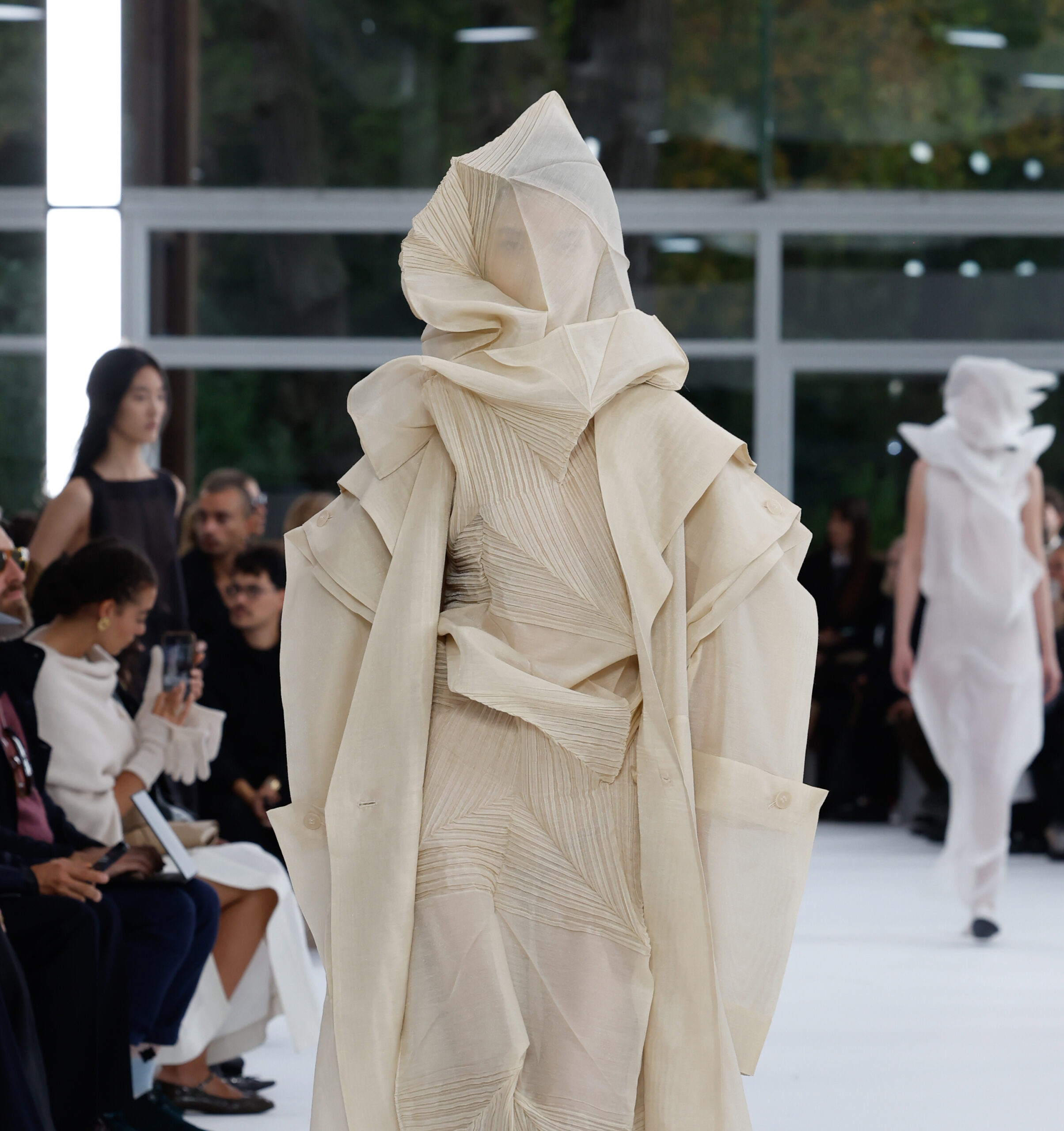 verao 2025 paris fashion week issey miyake ss25 runway high 44 (1)