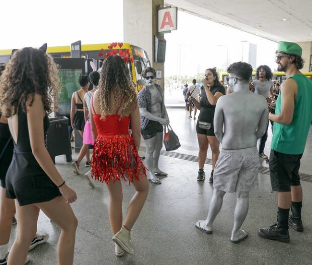 folioes na rodoviaria 768x526