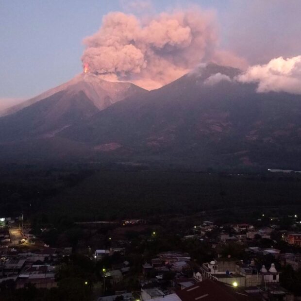 guatemala fuego volcano
