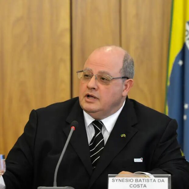 presidente da fundação abrinq, synésio batista da costa.