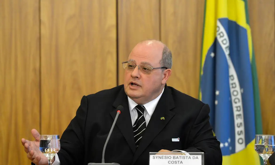 presidente da fundação abrinq, synésio batista da costa.