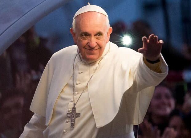 Santo Padre apresenta melhoras e sai do quadro de “prognóstico reservado”