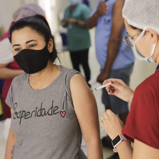 a secretaria de saude esta reforcando a vacinacao com mais de 100 salas em funcionamento no df foto arquivo agencia saude df 1536x1024