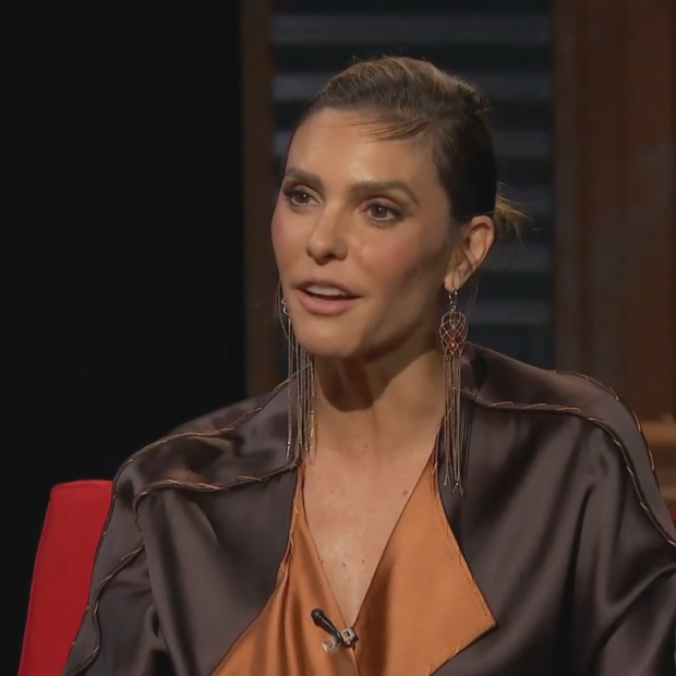 "Não tem tabu," diz a modelo sobre a educação sexual com os gêmeos de 16 anos.