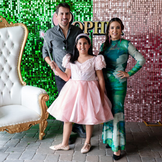 aniversário de sophia, ao lado de rodrigo branco e vivian mellim