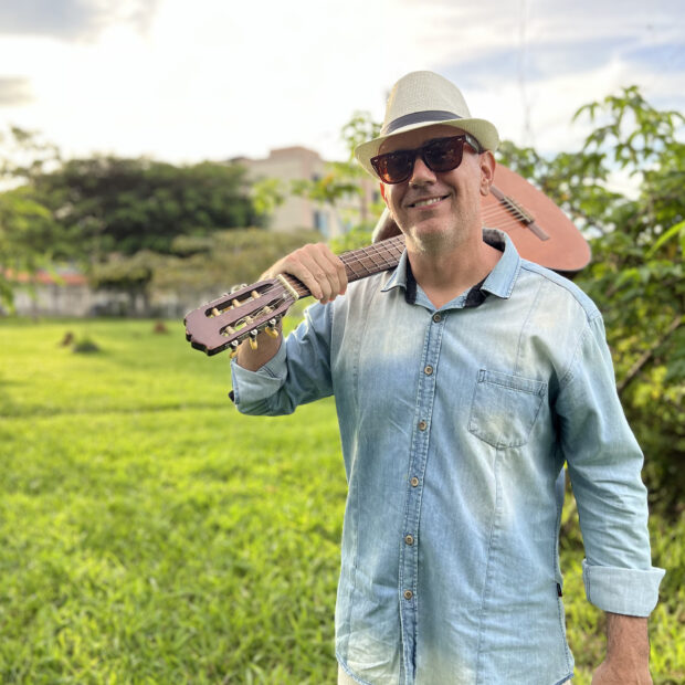 foto newton jobim, violonista, bossa nova 1