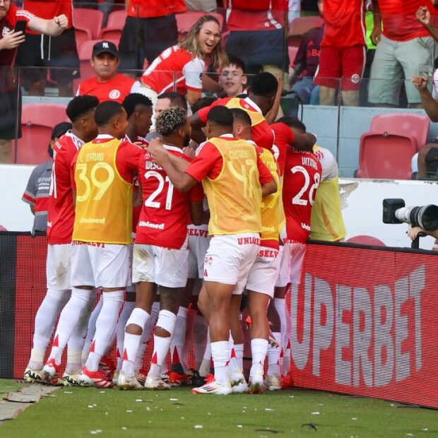 54391246204 b8118edd8b k