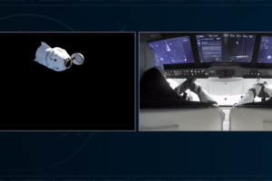 A NASA transmitiu ao vivo o desacoplamento da cápsula da SpaceX, que traz de volta os astronautas após meses na Estação Espacial Internacional!