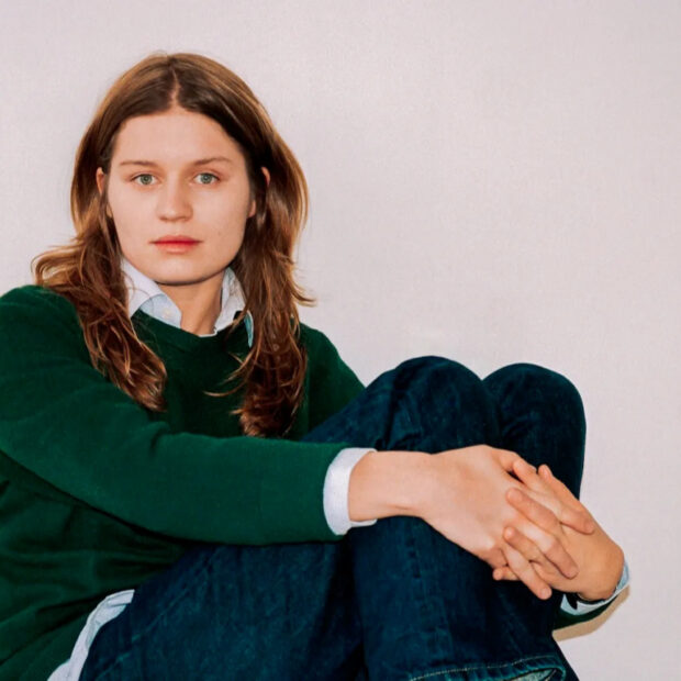 image 4 1536x864 girl in red