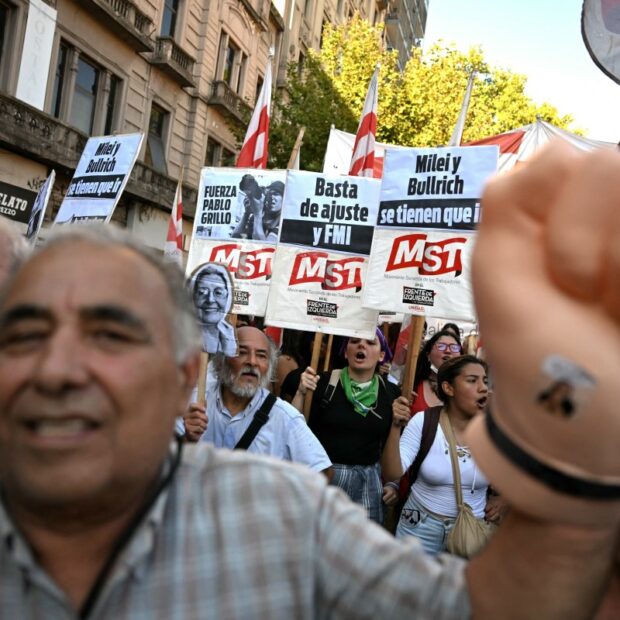 argentina economy pensioners protest