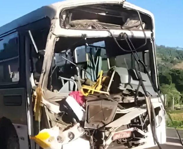 acidente onibus escolar (1)