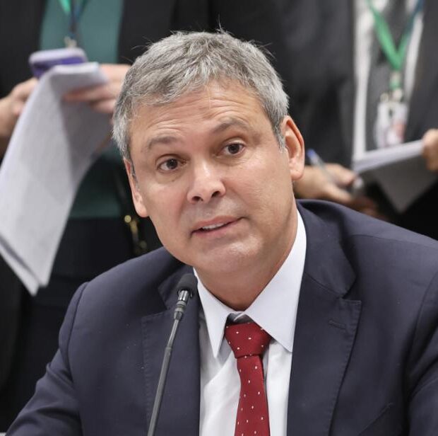 Líder do PT na Câmara diz que tarifas de Trump são ataque à democracia | Jornal de Brasília