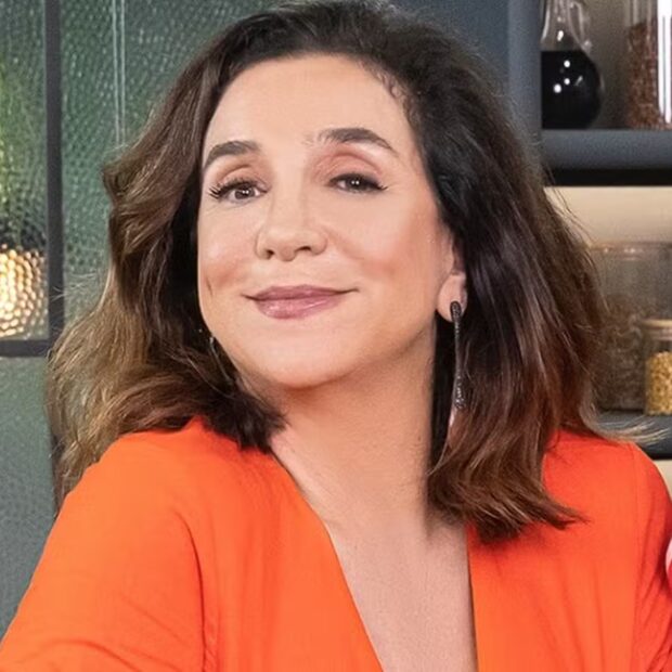 A atriz e humorista entra no time fixo de comentaristas do novo reality da Record, que promete formar casais através da dança – sem uma única palavra trocada!