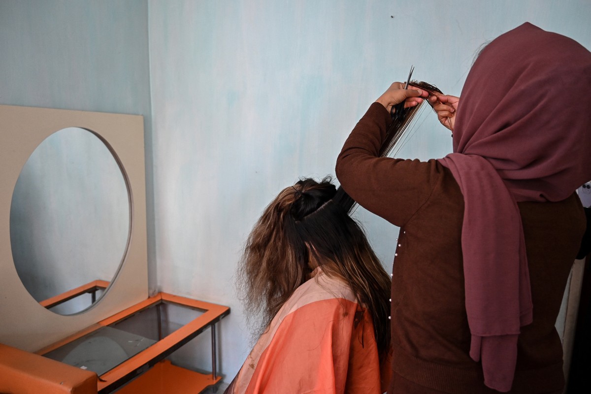 afghanistan women social service poverty