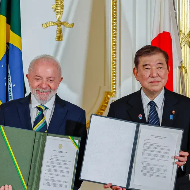 54410488587 4f4b4d6f4e o 0