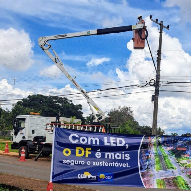 luminarias27.3. materia led. foto divulgacao ceb ipes2 e1743100479681