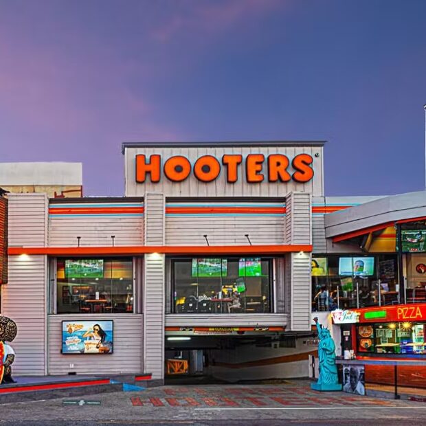 hooters