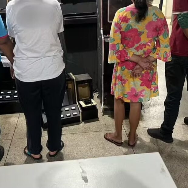 mãe suspeita de vender bebê alega transtorno mental e diz estar arrependida