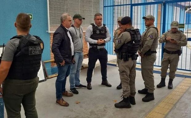 professora esfaqueada