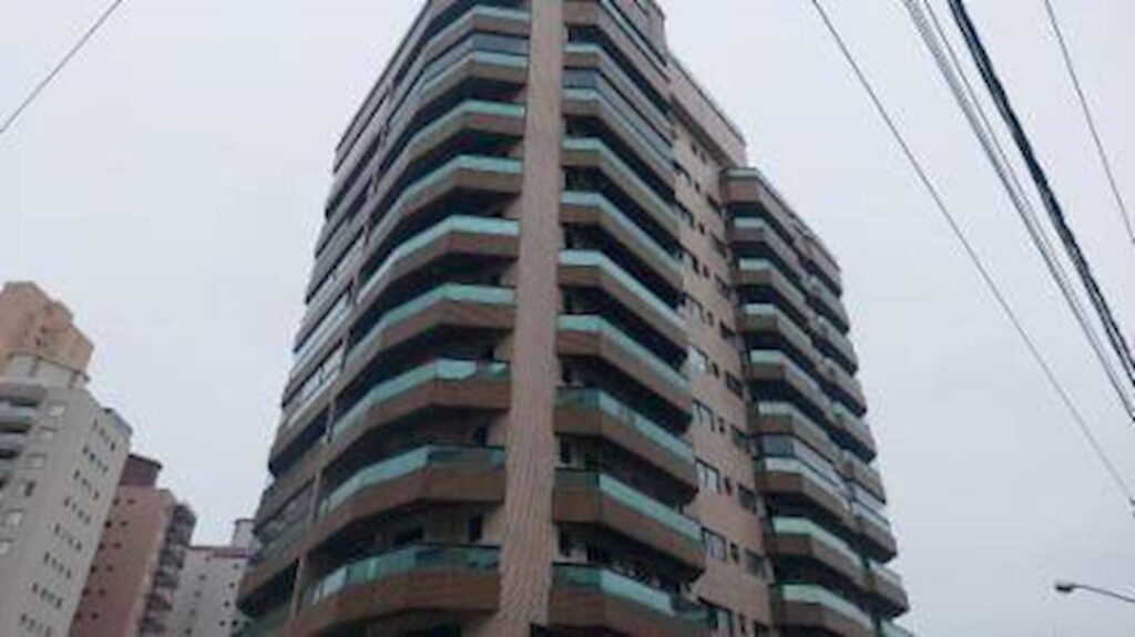 fachada do apartamento em boqueirao praia grande