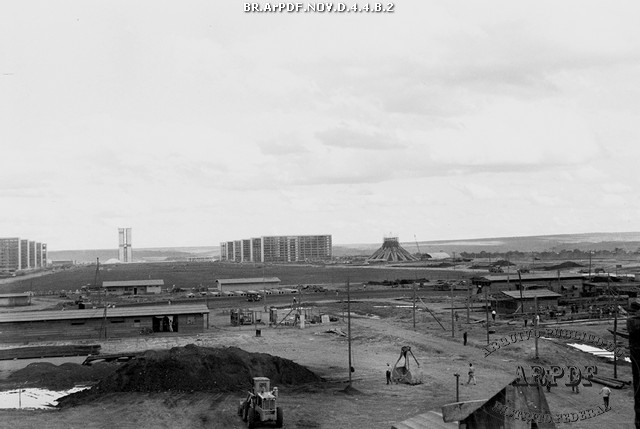 0252 nov b 02 canteiro de obras esplanada dos ministerios catedral e congresso nacional brasilia df