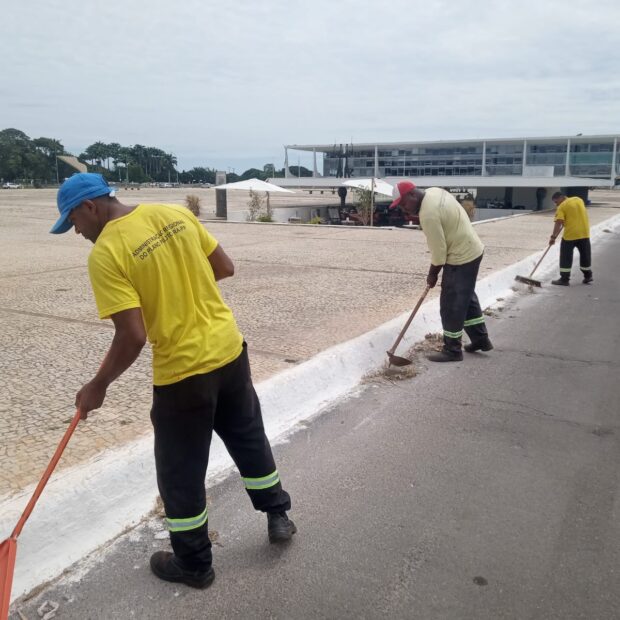 4.4. mutirao de limpeza. foto divulgacao administracao do plano piloto