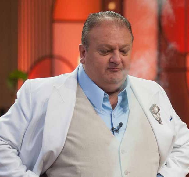 O francês mais bravo da TV perde a paciência com sujeira, gordura e falta de geladeira em um restaurante comandado por um português no centro de SP. E ainda chama reforço de peso pra dar um jeito!