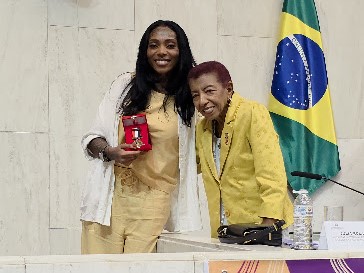 sara zara e leci brandao