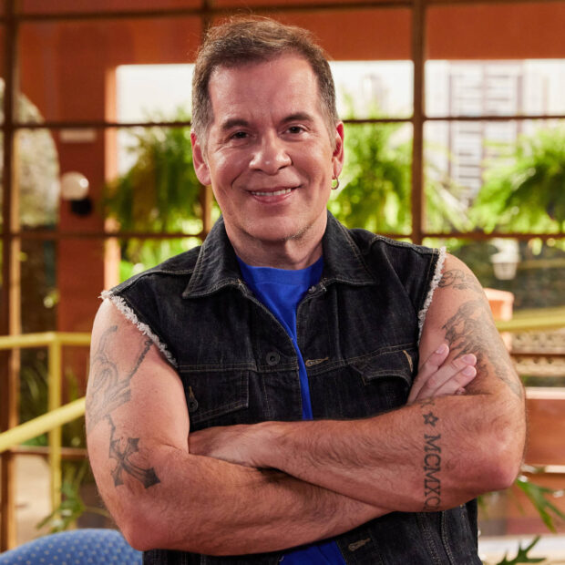 Ator fala pela primeira vez sobre episódio traumático no exterior e destaca reflexões importantes que viveu ao interpretar uma mulher em Uma Advogada Brilhante.