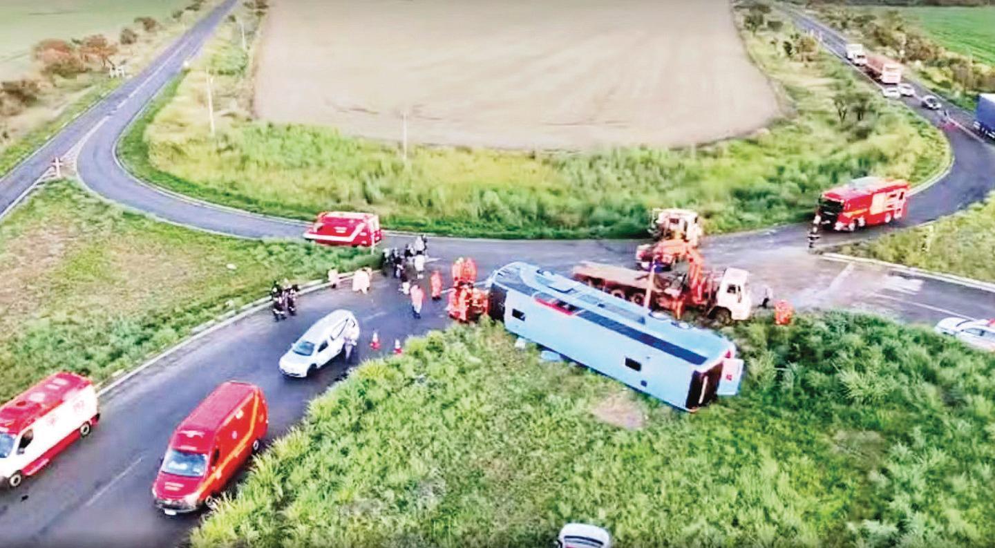 ônibus acidente 11 mortos