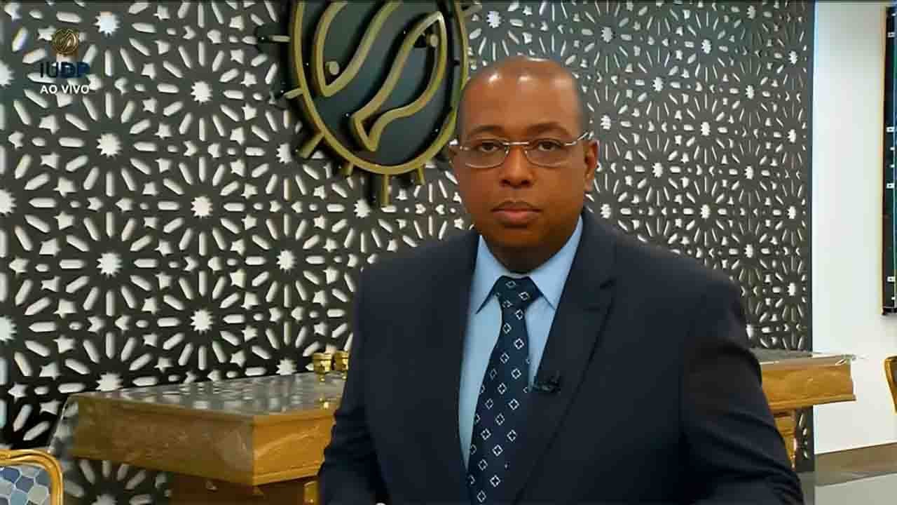 Ex-discípulo de Valdemiro Santiago, Luciano Neves replica modelo de negócios, mas acumula dívidas e processos judiciais, incluindo inadimplência de aluguel de templos.