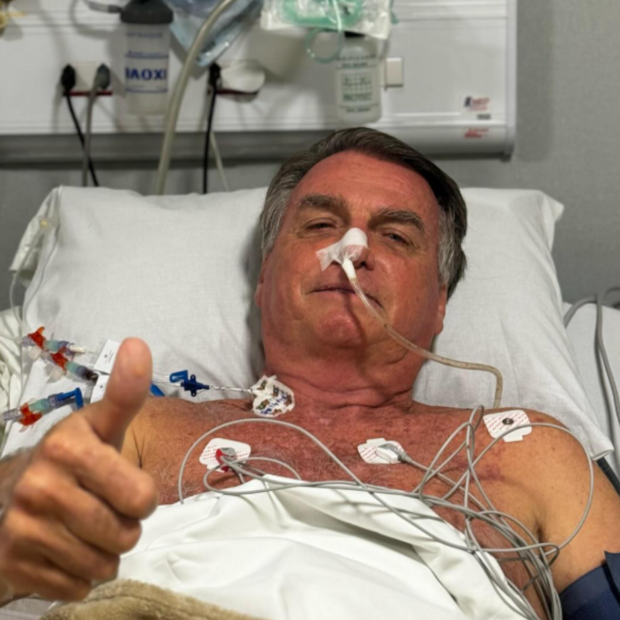 Ex-presidente está na UTI após procedimento delicado no abdômen; Michelle Bolsonaro agradece apoio e diz que tudo correu bem