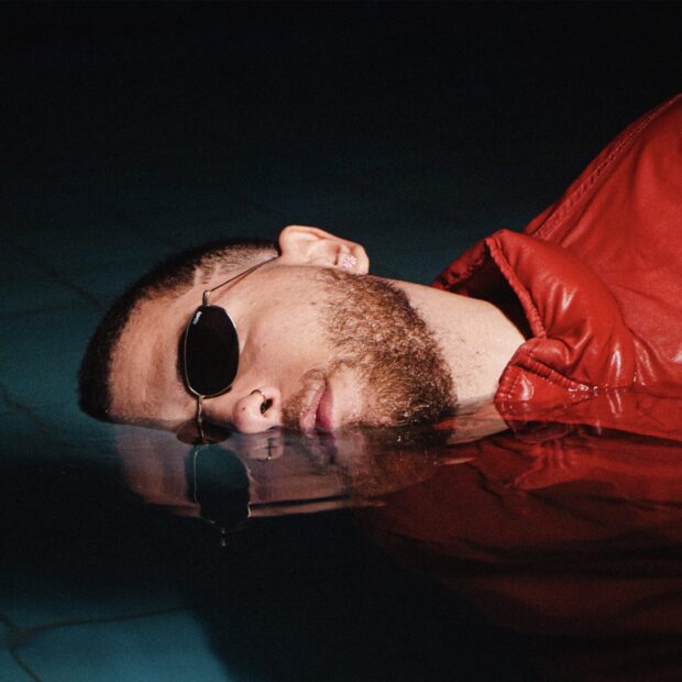 capa mihalis foto 2 por raquel mergener