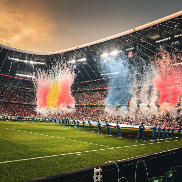 photo 1731870881782 1948058d9ce1